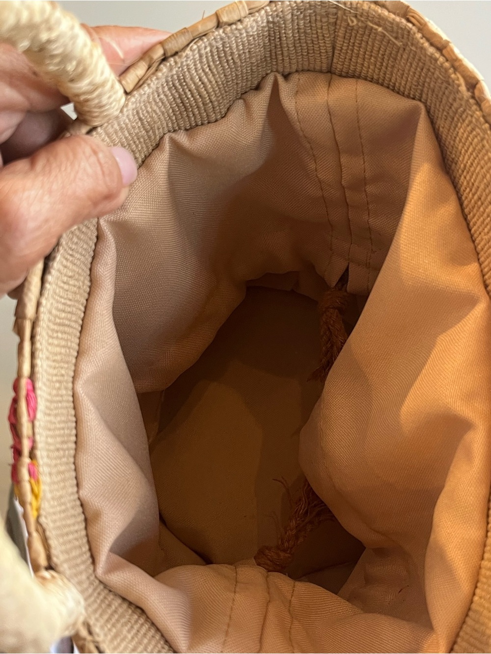 Handwoven Multicolor Floral Straw Tote Handheld Bag. 🌺🌿 🌼 - Picture 4 of 4